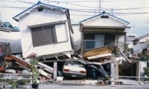 震災で建物が倒壊した原因