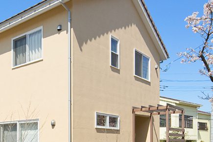 朝の目覚めの良い「お花見窓」のある家