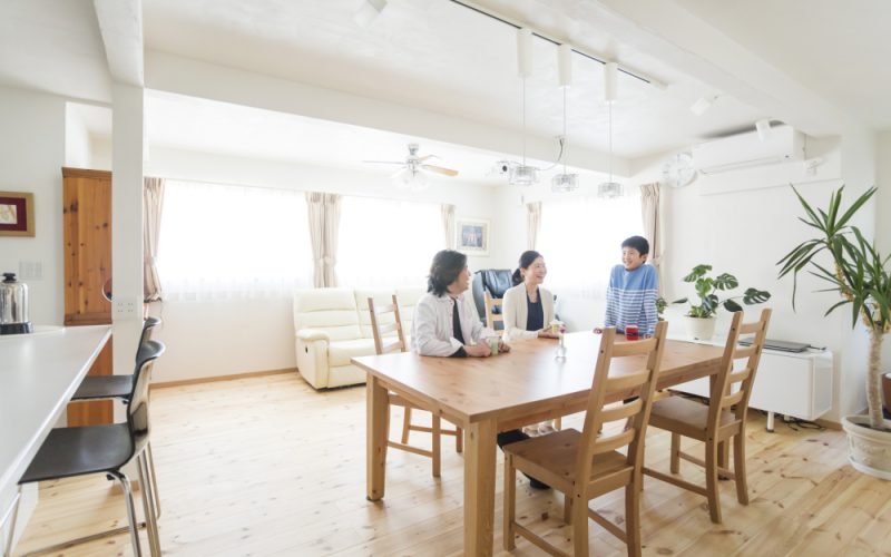 陽光差し込む明るいリビング | 自然素材の注文住宅,健康住宅 | 実例写真 | 埼玉県さいたま市